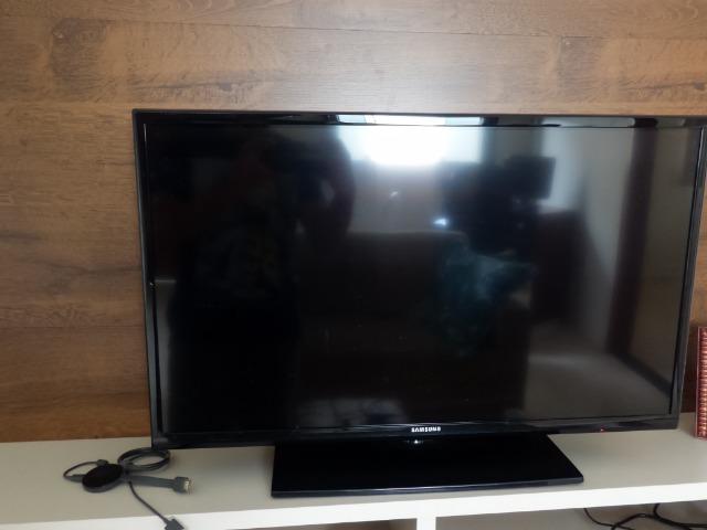 Tv Samsung 32 polegadas + crhomecast 2 Original - Foto 3