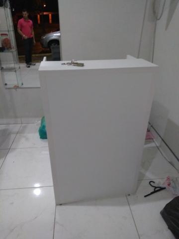 Fundo de loja de roupas barato pra sair hojeee