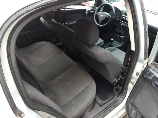 Astra Confort 2005 sedan 2.0 - Foto 3