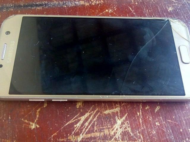 Vende-se Samsung Galaxy A5 (2017) Urgente - Foto 2