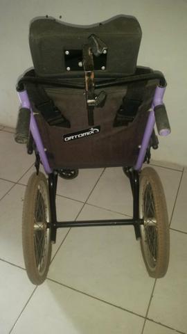Vendo uma cadeira de roda da ortomix muito bem conservada - Foto 3