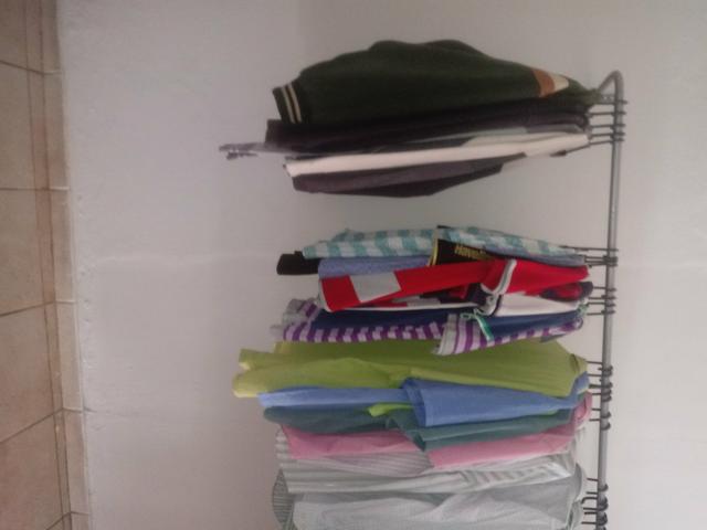 Tenho roupas pra quem vai abrir um bazar