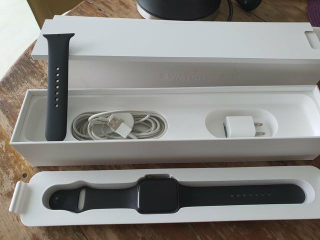 Apple Watch Series 4 44MM GPS - sport band PRETO