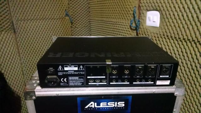 Equalizador digital ultracurve 8024 behringer - Foto 3