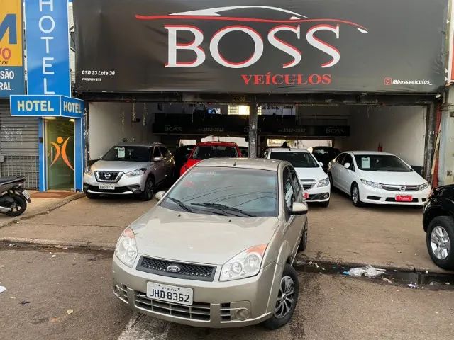 Ford Fiesta Sedan 2009 1.6 Class - Conforto e Economia em um Sedã Versátil!