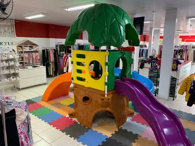 Playground casa na árvore