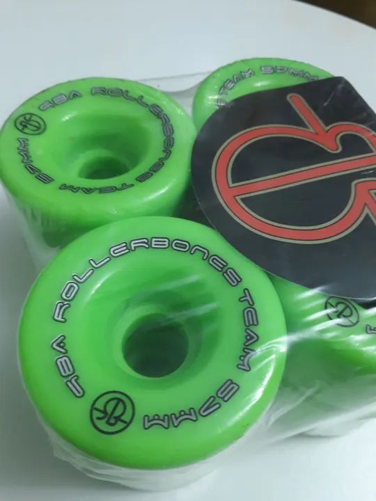 Vendo Rodas RollerBones novas importadas skate ou  patins
