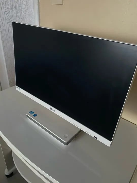 Computador All-in-One LG - 23? Painel IPS64396803497347120