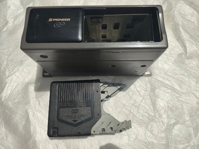 DISQUETEIRA PIONEER 12 cds MODELO CDX P1220S COM  CABOS CONTROLE E MAGAZINE - Foto 4