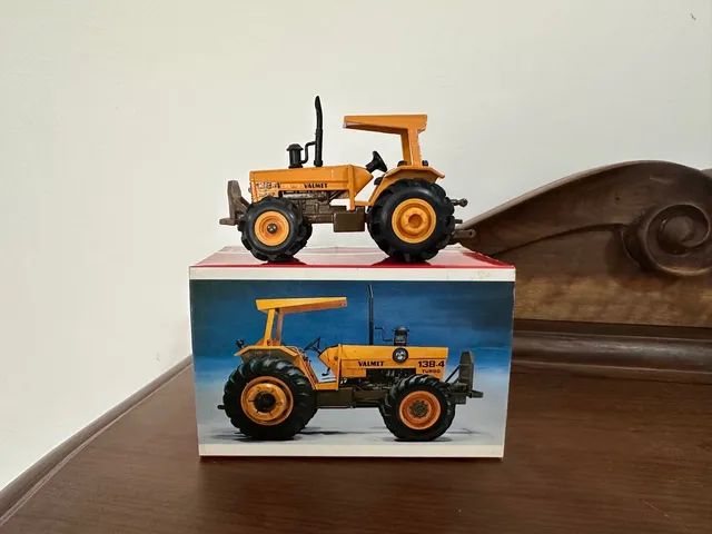 Raríssimo trator Valmet 138-4 Arpra 1/50 impecável  - Foto 6