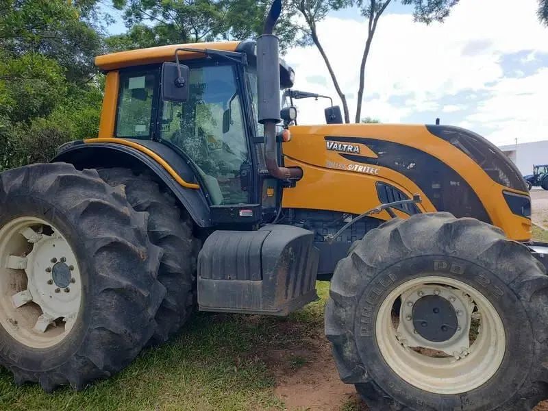 Trator Valtra BH 194 4x4 - Foto 4