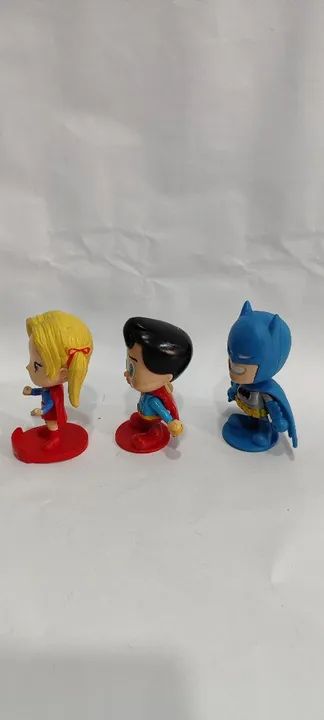 Bonecos Miniaturas Superman, Supergirl e Batman Coleção Bob's  - Foto 4