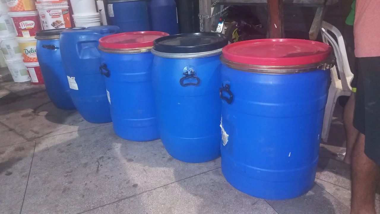Tambores plásticos 100 lt e 120 lt