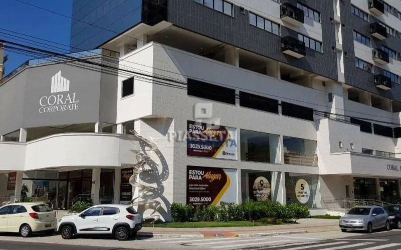 Sala com 33m² e 1 vaga no melhor prédio comercial de Coqueiros.