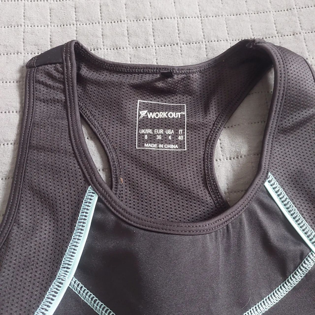 Camiseta decote nadador com bojo - Foto 2