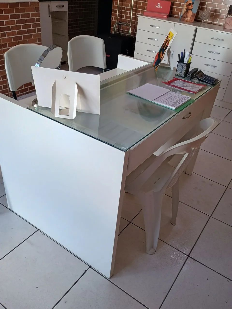 Vendo um balcão para ótica ou jóia  - Foto 4