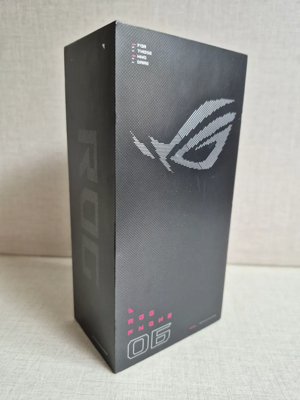 Rog Phone 6 na caixa