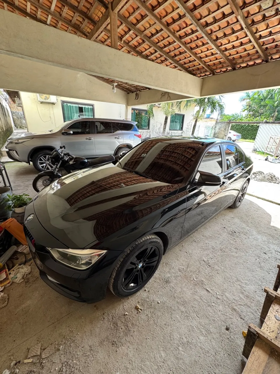BMW 320i