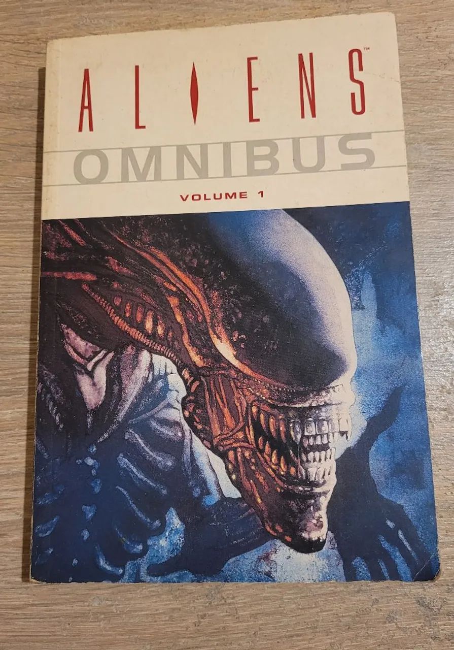 HQ Aliens Dark Horse Omnibus Volume 1 (Inglês) - Livros e revistas ...