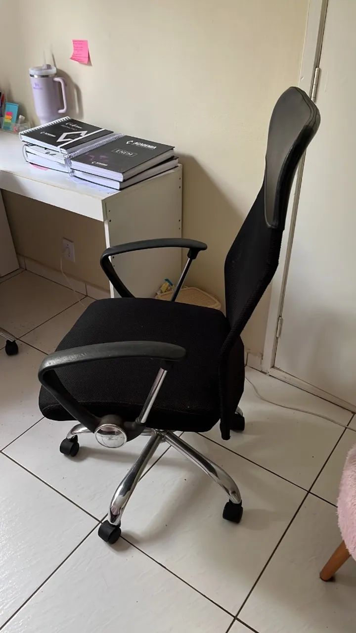 Mesa de escritório com cadeira giratória  - Foto 3