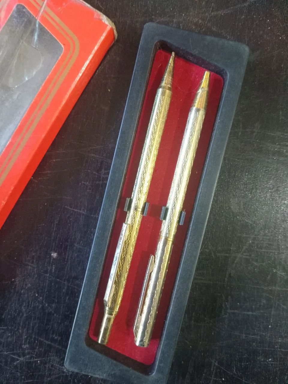 Conjunto de Canetas em Estojo Vintage - Foto 2