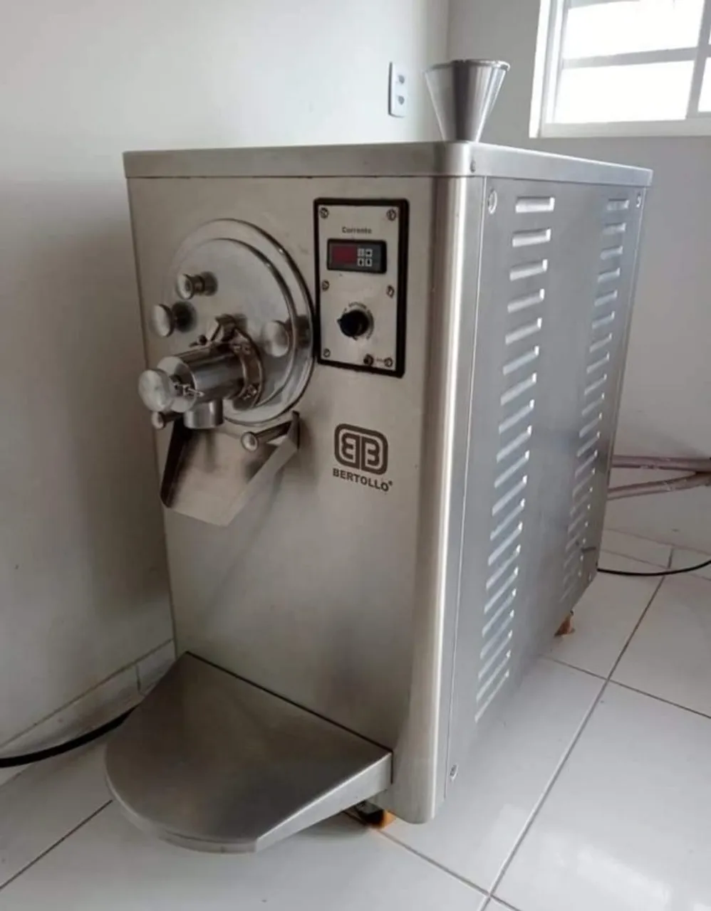 Maquina de Sorvete e Açaí - Produtora Horizontal Bertollo PHB 80/100