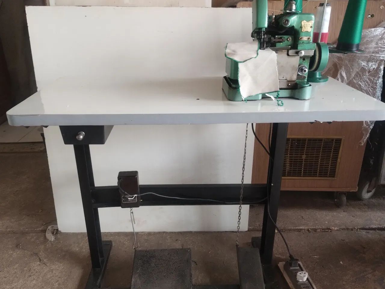 Máquina de Overlock Industrial - Foto 2