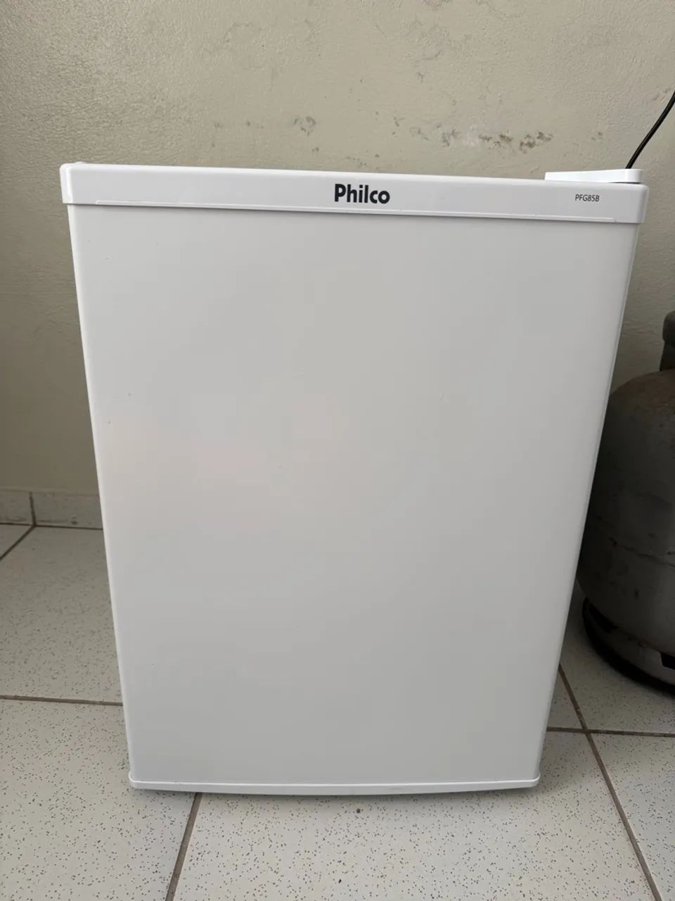 Frigobar Philco PFG85B