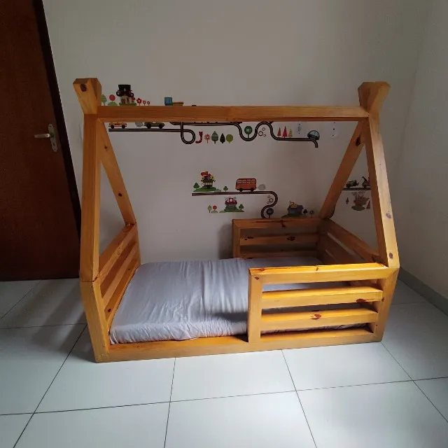 Cama montessoriana com colchão