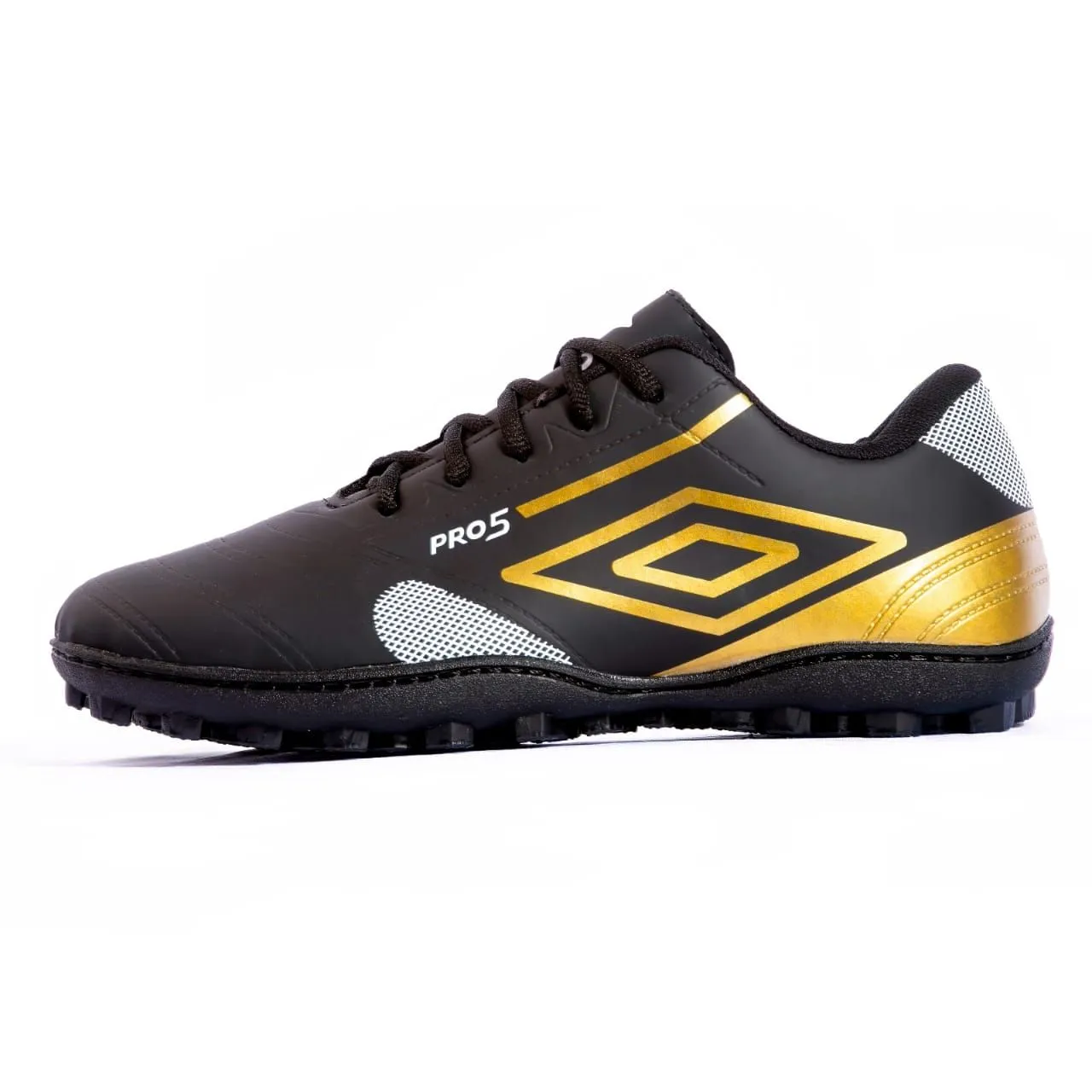 Chuteira Umbro Pro 5 - Preta e Dourada DO 39 A0 43