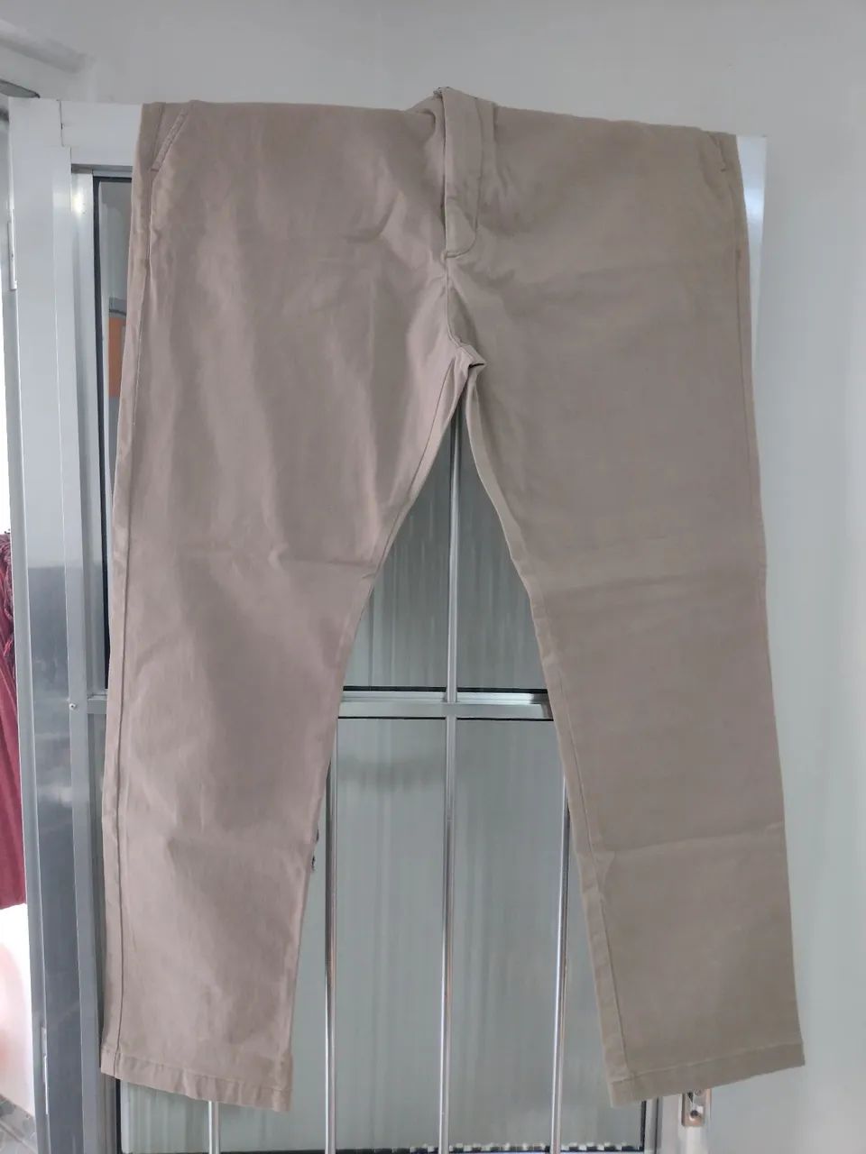 Calça Esporte Chick Bege TAM. 52  - Foto 2