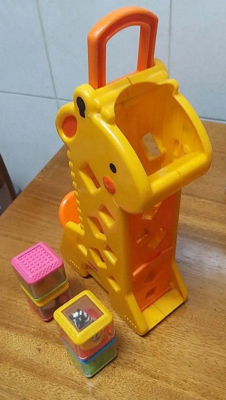 Girafa com blocos didáticos Fisher-Price