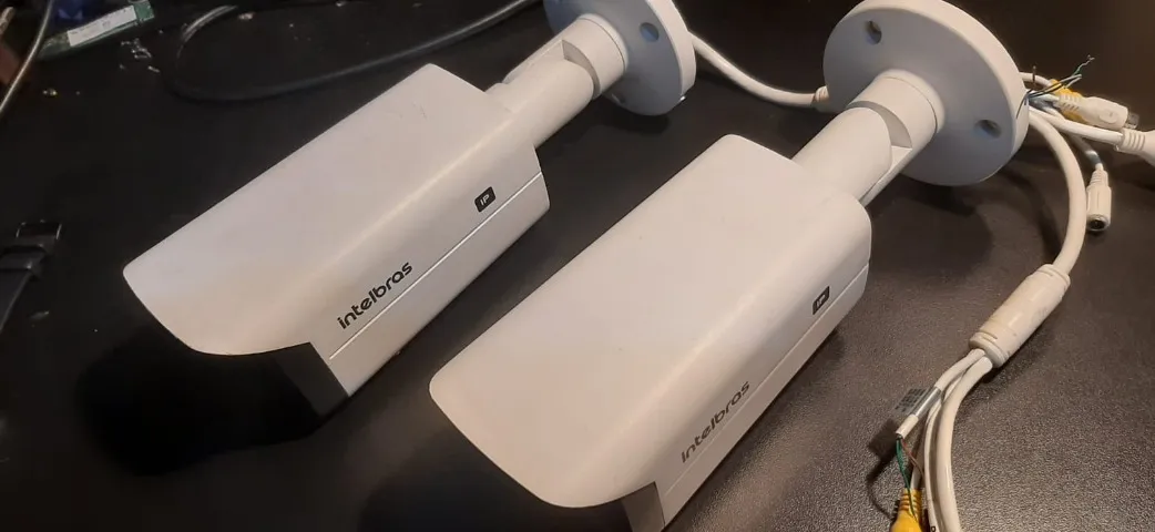 Câmera Bullet  IP Entrada De Alarme Vip 3280 B Al Intelbras 