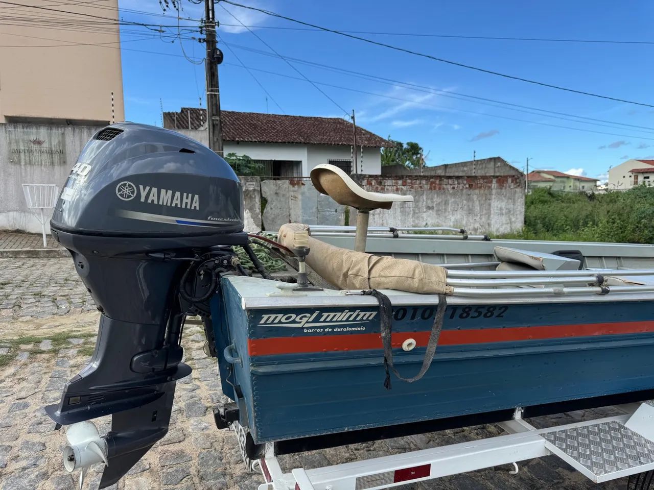 Lancha de alumínio Mogi Mirim Amazonas 600S, 6mts, plataformada, com motor Yamaha 40hp 4t