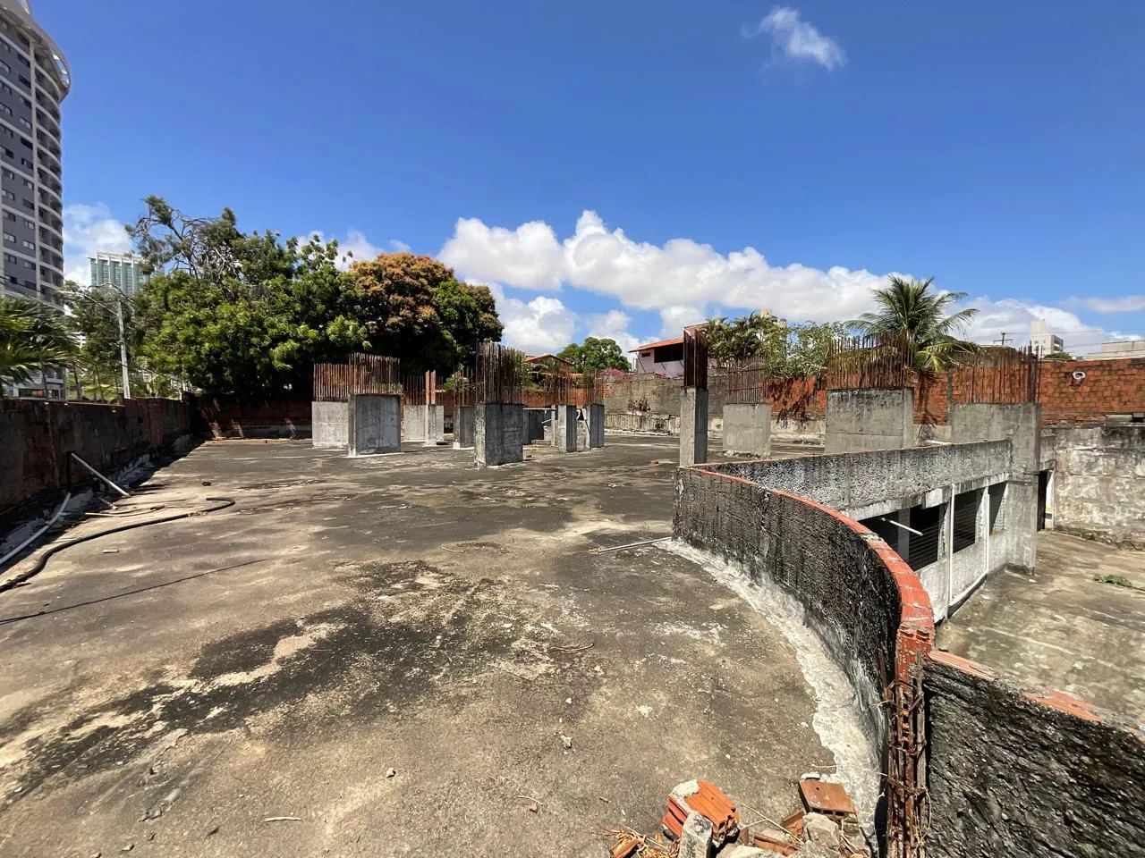 Vendo terreno em ótima localização,  Ponta Negra,  350 m. da praia,Aceito permuta  - Foto 12