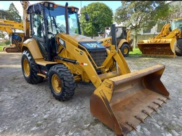 Retroescavadeira Caterpillar 2015 - Foto 2