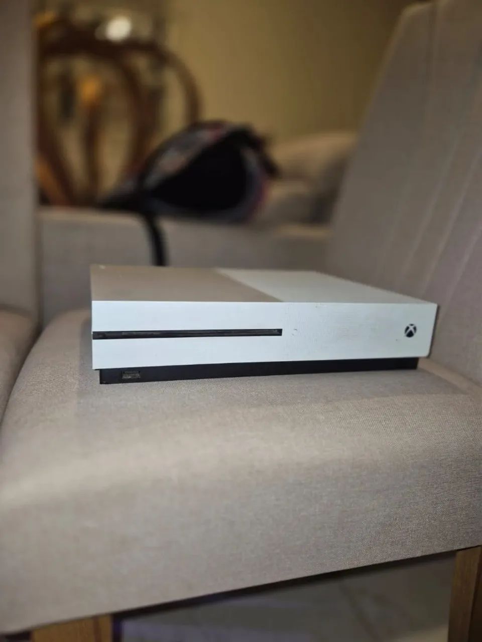 XBOX ONE - CONSERVADO + 2 CONTROLES