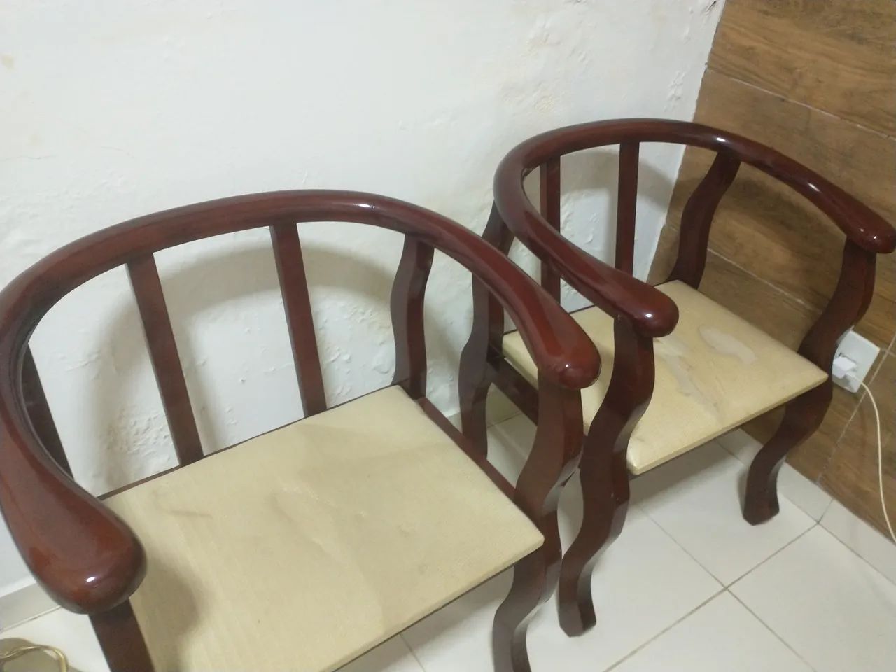 Cadeiras de madeira com design elegante - Foto 2