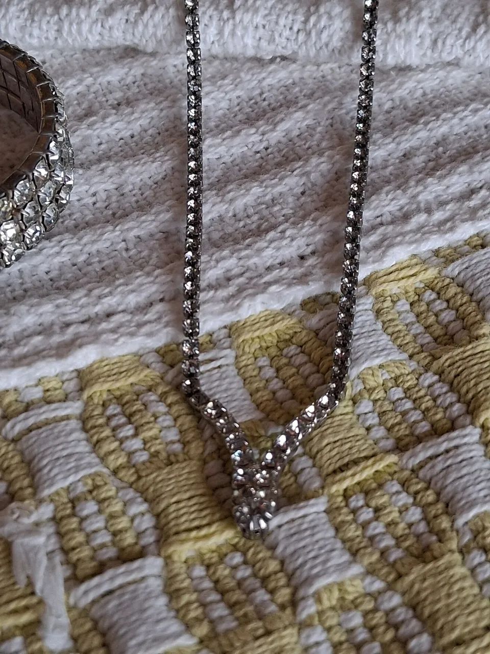COLAR COM STRASS 