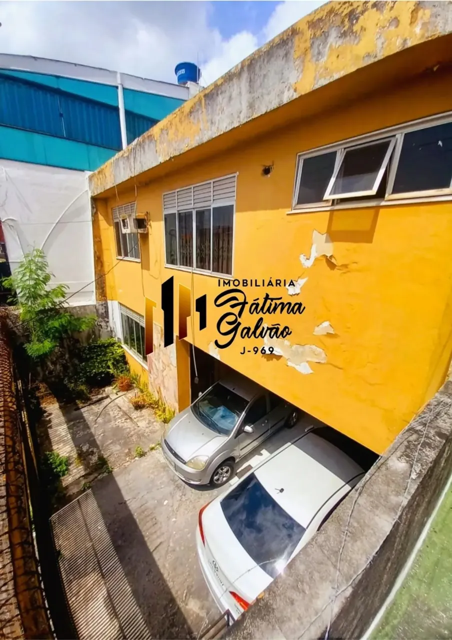 Vendo Casa de Esquina na Cidade Velha