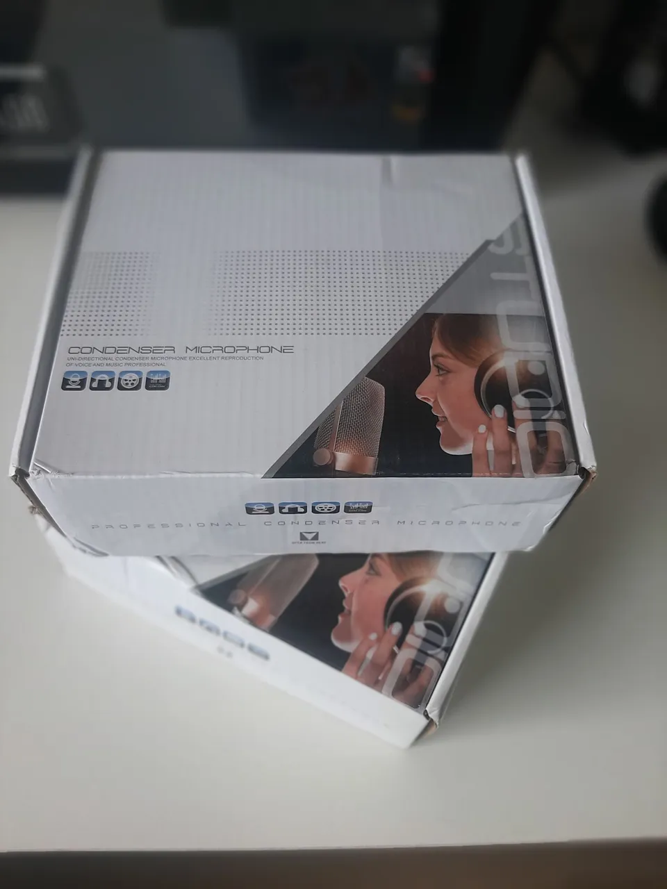 MICROFONE CONDENSADOR PARA PODCAST - NOVO NA CAIXA