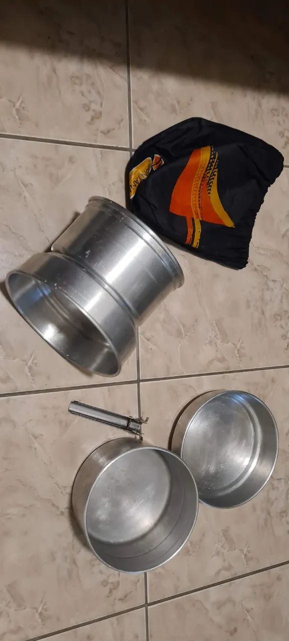 JOGO DE PANELAS E PRATOS EM ALUMINIO