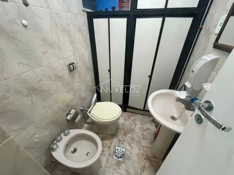 Sala : / Comercial / Catete