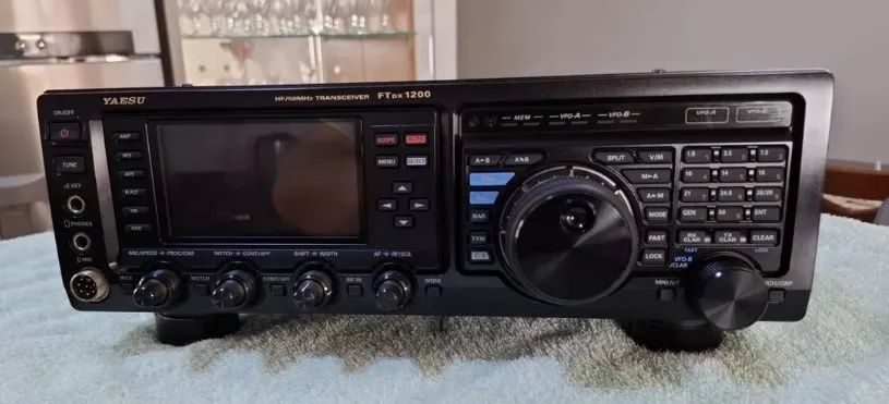 RADIO HF YAESU FTdx-1200 - somente venda - Foto 2