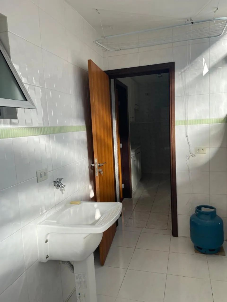 Apto Batel ensolarado e bem ventilado 3 quartos direto com o proprietário - Foto 4