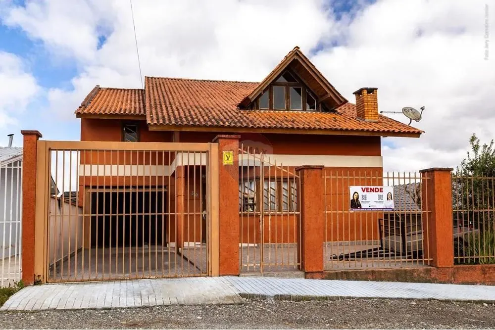 Casa à Venda no Bairro Universitário