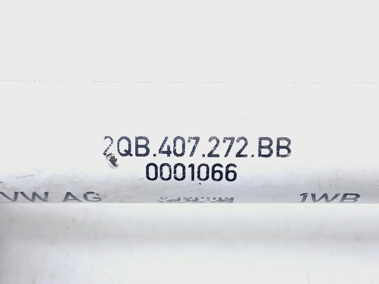 Homocinetica Direita Vw T-Cross 1.0 Tsi 2024 2QB407272BB - Peças