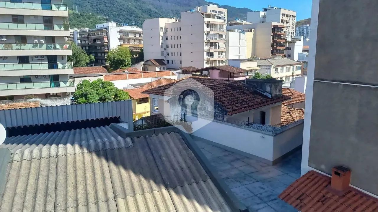 Cobertura na Tijuca, próximo ao supermercado Assai, ótima região! Prédio bem administrado, - Foto 4