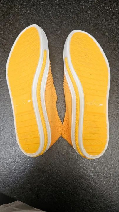 Tenis Kippling modelo Karina tamanho 35 amarelo NUNCA USADO - Foto 2