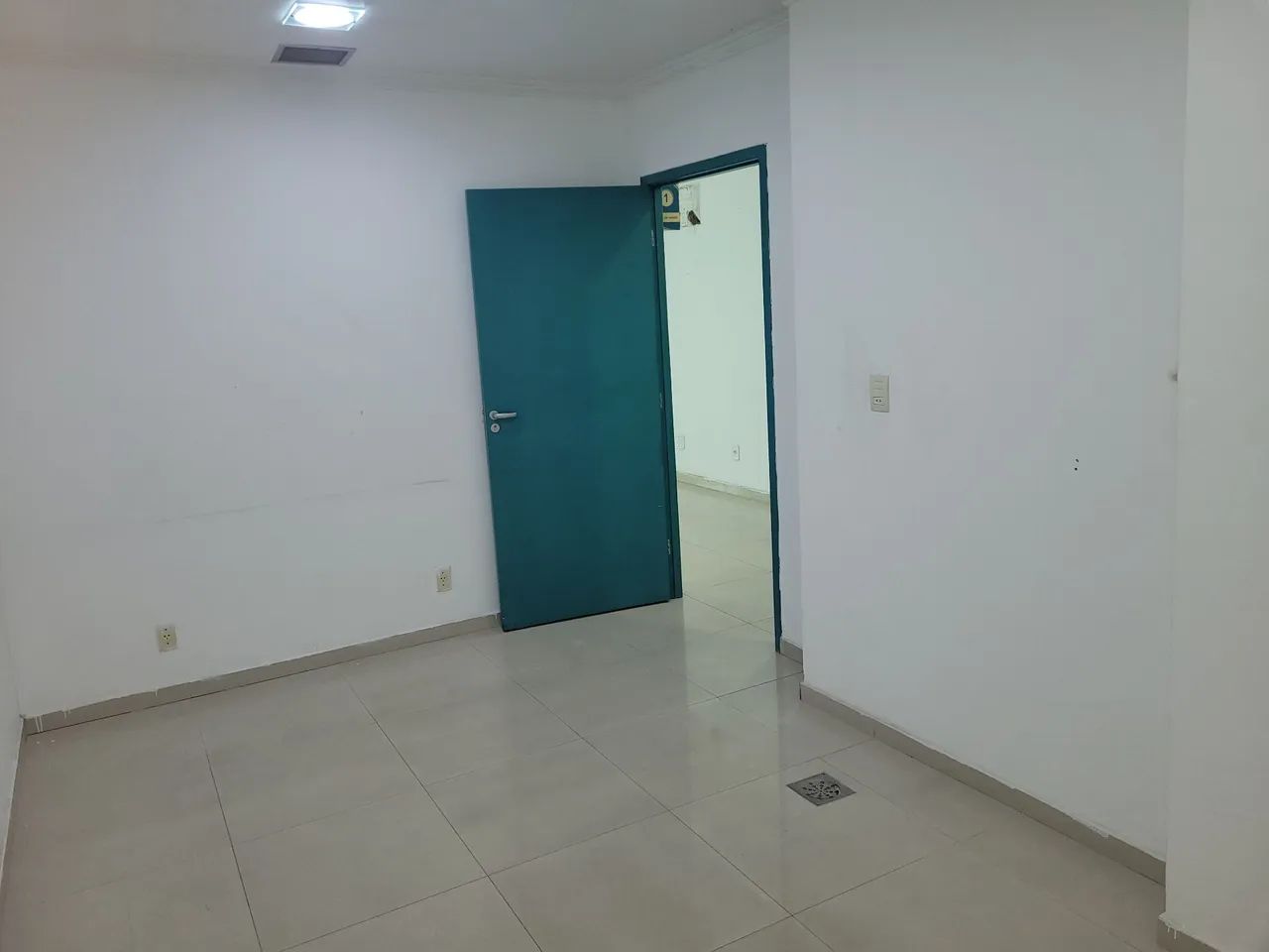  Aluguel . Imóvel com 315 m2 loja de  frente para a rua. - Foto 5